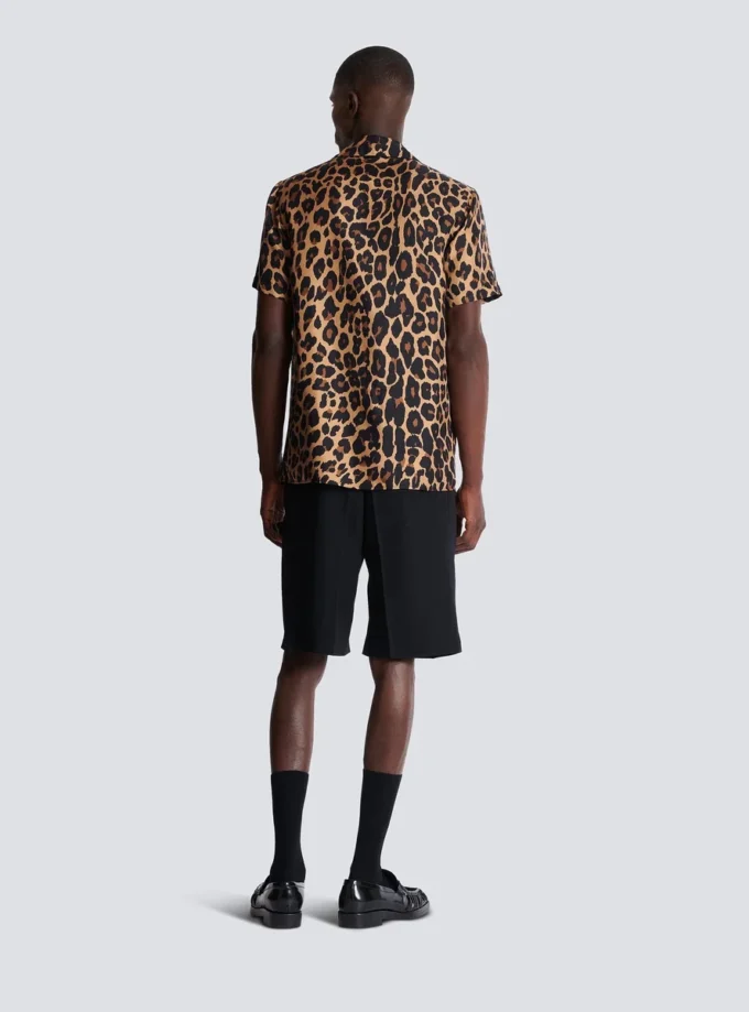 Leopar desenli ipek pijama gömleği Leopar desenli ipek pijama gömleği