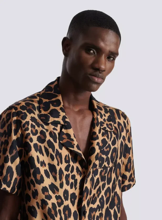 Leopar desenli ipek pijama gömleği Leopar desenli ipek pijama gömleği